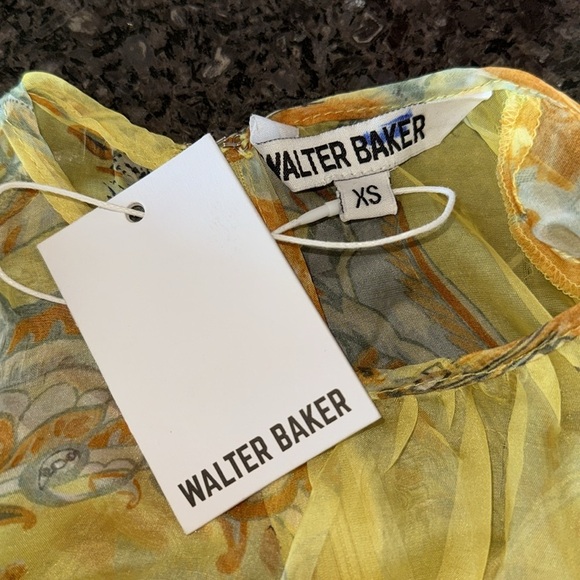 NWT Walter Baker Tyrone Top In Summer Paisley - Picture 5 of 7